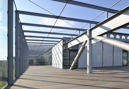 Dossier de presse | 1008-02 - Communiqué de presse | Centre de gestion financière et de vente de la voestalpine Stahl GmbH - Dietmar Feichtinger Architectes - Architecture commerciale - Crédit photo : Josef Pausch