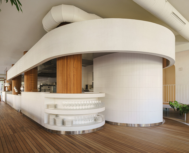Press kit | 3766-02 - Press release | Restaurant La Maruca de López de Hoyos - Zooco Estudio - Commercial Interior Design - Volume containing serving spaces.  - Photo credit: David Zarzoso