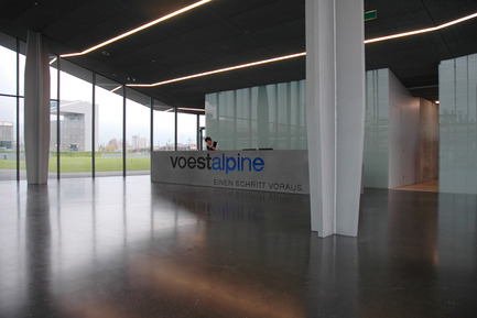 Dossier de presse | 1008-02 - Communiqué de presse | Centre de gestion financière et de vente de la voestalpine Stahl GmbH - Dietmar Feichtinger Architectes - Architecture commerciale - Crédit photo : Josef Pausch