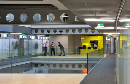 Dossier de presse | 1008-02 - Communiqué de presse | Centre de gestion financière et de vente de la voestalpine Stahl GmbH - Dietmar Feichtinger Architectes - Architecture commerciale - Crédit photo : Josef Pausch
