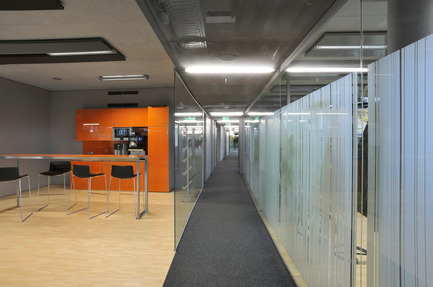 Dossier de presse | 1008-02 - Communiqué de presse | Centre de gestion financière et de vente de la voestalpine Stahl GmbH - Dietmar Feichtinger Architectes - Architecture commerciale - Crédit photo : Josef Pausch