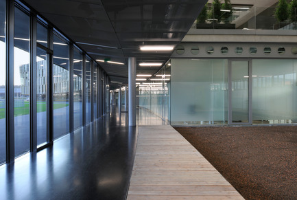 Dossier de presse | 1008-02 - Communiqué de presse | Centre de gestion financière et de vente de la voestalpine Stahl GmbH - Dietmar Feichtinger Architectes - Architecture commerciale - Crédit photo : Josef Pausch
