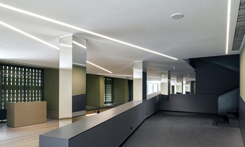 Dossier de presse | 4869-05 - Communiqué de presse | Scenery in Motion - Studio DOTCOF - Design d’intérieur commercial - ramp to 2F office - Crédit photo : LEIDU