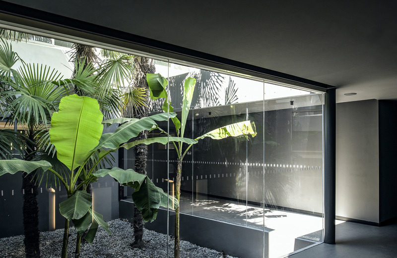 Dossier de presse | 4869-05 - Communiqué de presse | Scenery in Motion - Studio DOTCOF - Design d’intérieur commercial - courtyard - Crédit photo : LEIDU