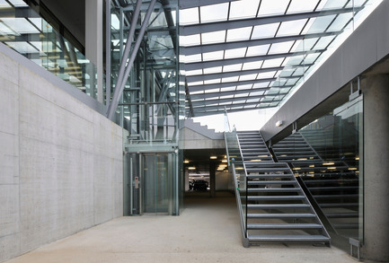Dossier de presse | 1008-02 - Communiqué de presse | Centre de gestion financière et de vente de la voestalpine Stahl GmbH - Dietmar Feichtinger Architectes - Architecture commerciale - Crédit photo : Josef Pausch