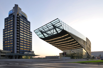 Dossier de presse | 1008-02 - Communiqué de presse | Centre de gestion financière et de vente de la voestalpine Stahl GmbH - Dietmar Feichtinger Architectes - Architecture commerciale - Crédit photo : Josef Pausch