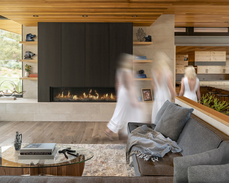 Press kit | 5795-05 - Press release | ANX Places Zinc and Wood Volume Overlooking the Sierra Pelona Mountains - ANX / Aaron Neubert Architects - Residential Architecture - Sitting Room<br> - Photo credit: Brian Thomas Jones
