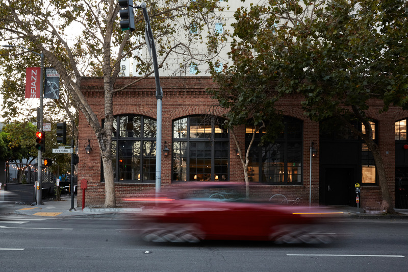 Dossier de presse | 2757-34 - Communiqué de presse | WDA Positions its Practice for the Future - William Duff Architects (WDA) - Architecture commerciale -  BAIA: The vegan restaurant is located in a storied brick building across the street from San Francisco's War Memorial Opera House. - Crédit photo : Michelle K. Min