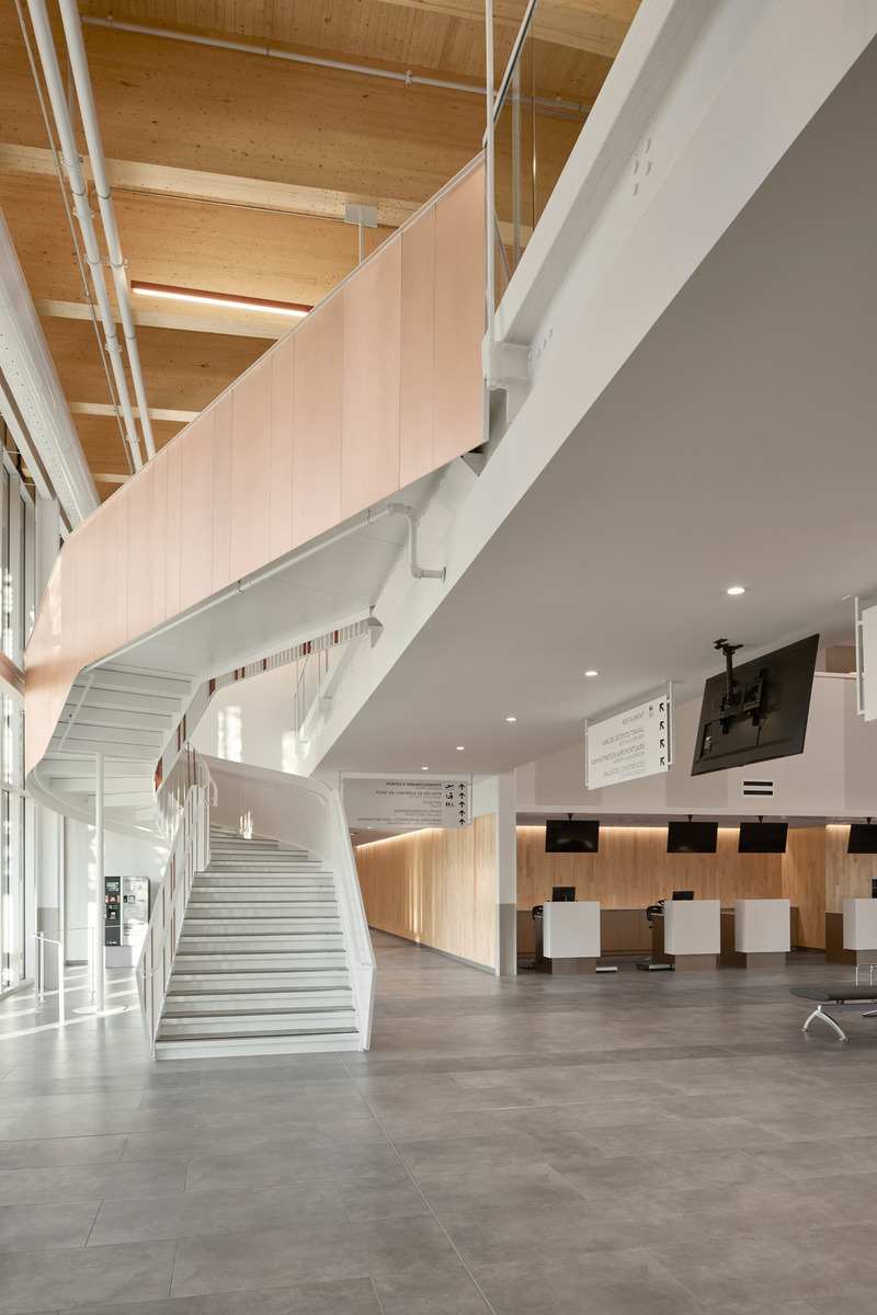 Dossier de presse | 612-24 - Communiqué de presse | Une nouvelle aérogare pour l’aéroport de Rouyn-Noranda - EVOQ Architecture + ARTCAD en consortium - Architecture institutionnelle - Crédit photo : Maxime Brouillet