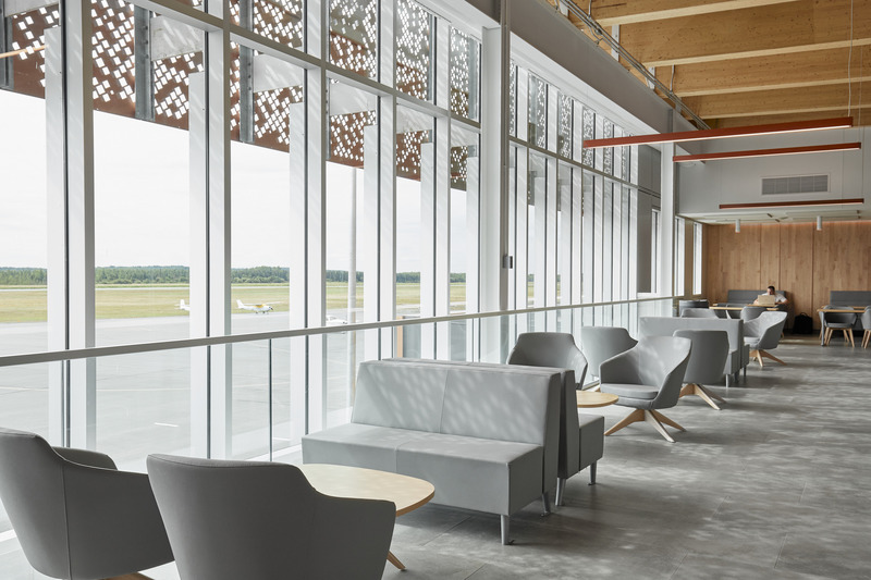 Dossier de presse | 612-24 - Communiqué de presse | Une nouvelle aérogare pour l’aéroport de Rouyn-Noranda - EVOQ Architecture + ARTCAD en consortium - Architecture institutionnelle - Crédit photo : Maxime Brouillet