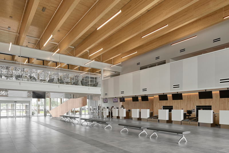 Dossier de presse | 612-24 - Communiqué de presse | Une nouvelle aérogare pour l’aéroport de Rouyn-Noranda - EVOQ Architecture + ARTCAD en consortium - Architecture institutionnelle - Crédit photo : Maxime Brouillet