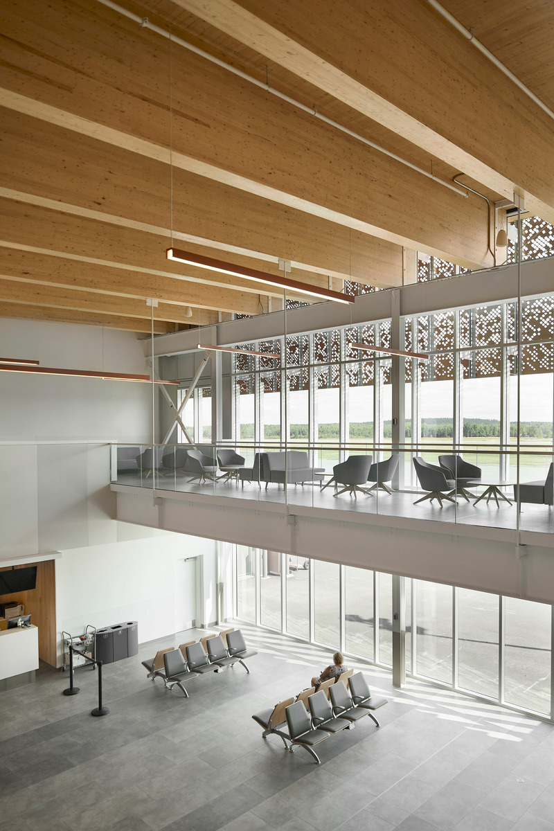 Dossier de presse | 612-24 - Communiqué de presse | Une nouvelle aérogare pour l’aéroport de Rouyn-Noranda - EVOQ Architecture + ARTCAD en consortium - Architecture institutionnelle - Crédit photo : Maxime Brouillet