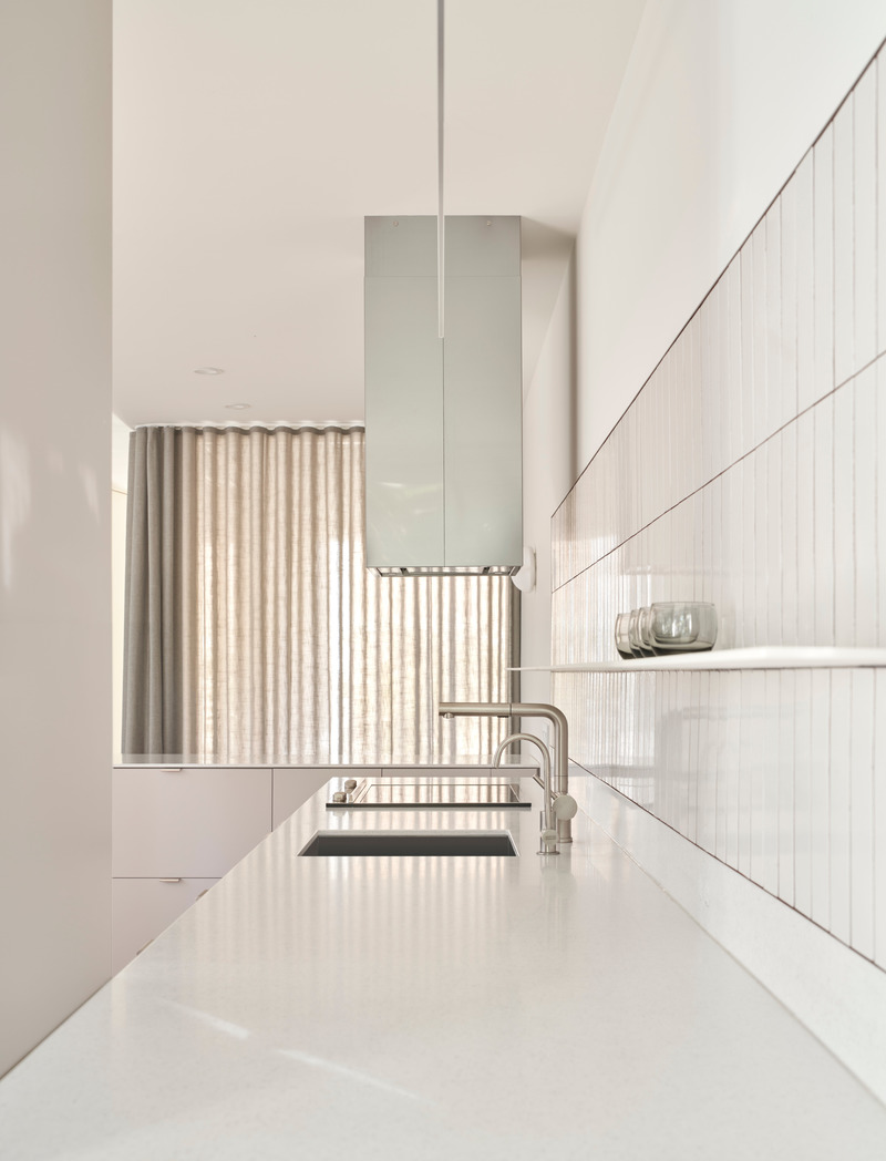 Dossier de presse | 5900-01 - Communiqué de presse | Craven Road Cottage: the Transformation of a Lost Vernacular in the Middle of a Big City - AMA / Anya Moryoussef Architect - Architecture résidentielle - Crédit photo : Doublespace Photography