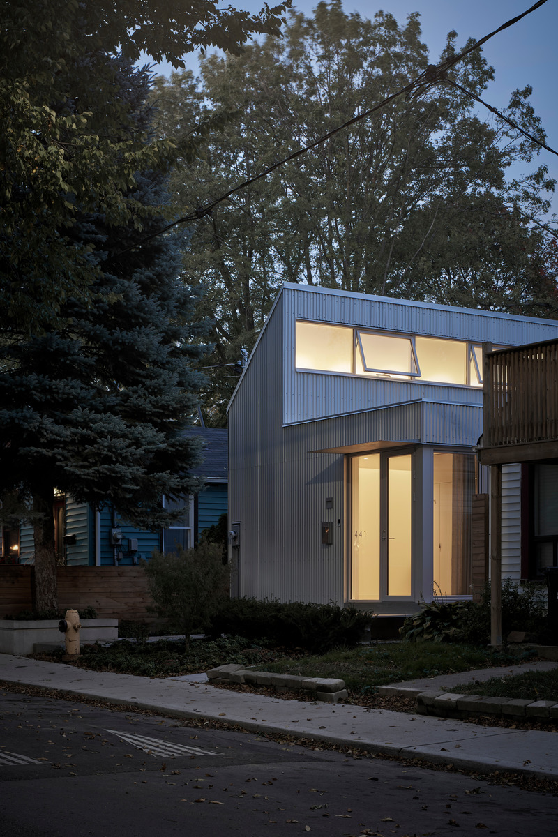 Dossier de presse | 5900-01 - Communiqué de presse | Craven Road Cottage: the Transformation of a Lost Vernacular in the Middle of a Big City - AMA / Anya Moryoussef Architect - Architecture résidentielle - Crédit photo : Doublespace Photography
