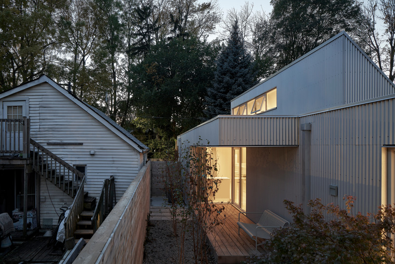 Dossier de presse | 5900-01 - Communiqué de presse | Craven Road Cottage: the Transformation of a Lost Vernacular in the Middle of a Big City - AMA / Anya Moryoussef Architect - Architecture résidentielle - Crédit photo : Doublespace Photography