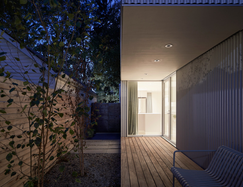 Dossier de presse | 5900-01 - Communiqué de presse | Craven Road Cottage: the Transformation of a Lost Vernacular in the Middle of a Big City - AMA / Anya Moryoussef Architect - Architecture résidentielle - Crédit photo : Doublespace Photography