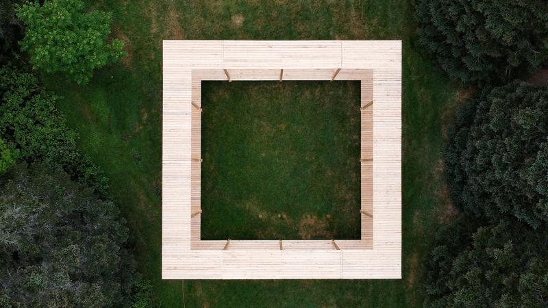 Press kit | 1640-01 - Press release | Territories and Landscapes Exhibition in Paris by Atelier Pierre Thibault - Atelier Pierre Thibault - Event + Exhibition -  La Véranda, an installation for the Reford Gardens, completed in 2021<br style=""><p>The veranda symbolizes the porch of an archetypal house, the walls fade to reveal the free plan of an open-air house, like a simple room. It transforms the imagination, inviting people to enter, rediscover, imagine this space now synonymous with confinement.</p><p>Simple and versatile, this space was intended to be a modest representation of this typical place of meeting and exchange. The exploration of several forms, in sketches and models has thus made it possible to identify various spatial concepts metamorphosing in the veranda such as the grid, the plan, the frame, the surfaces... defining both constructive strategies and inducing the idea of proportion, of rhythm respectful of the site of use and users.</p> - Photo credit:  Edgar Fritz 