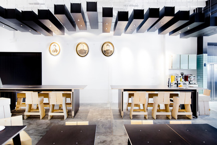Dossier de presse | 679-06 - Communiqué de presse | Commerce Design Brussels Awards winners 2013 - Commerce Design Brussels - Concours - GARAGE À MANGER&nbsp;- Rue Washington 185, B1050<br>by ProtOtype