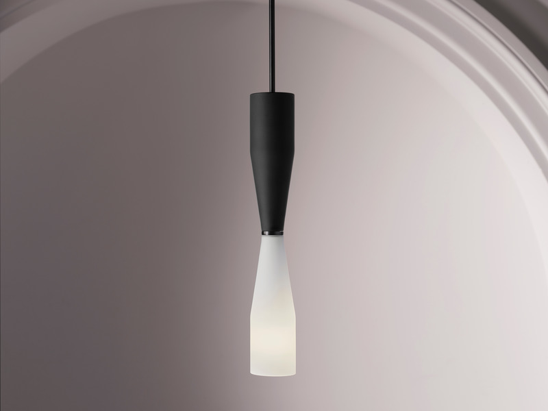 Press kit | 1665-05 - Press release | Etcetera Lighting Series Makes US Debut at ICFF - Lightmaker Studio - Lighting Design - Etcetera Pendant - Photo credit: Lisa Petrole