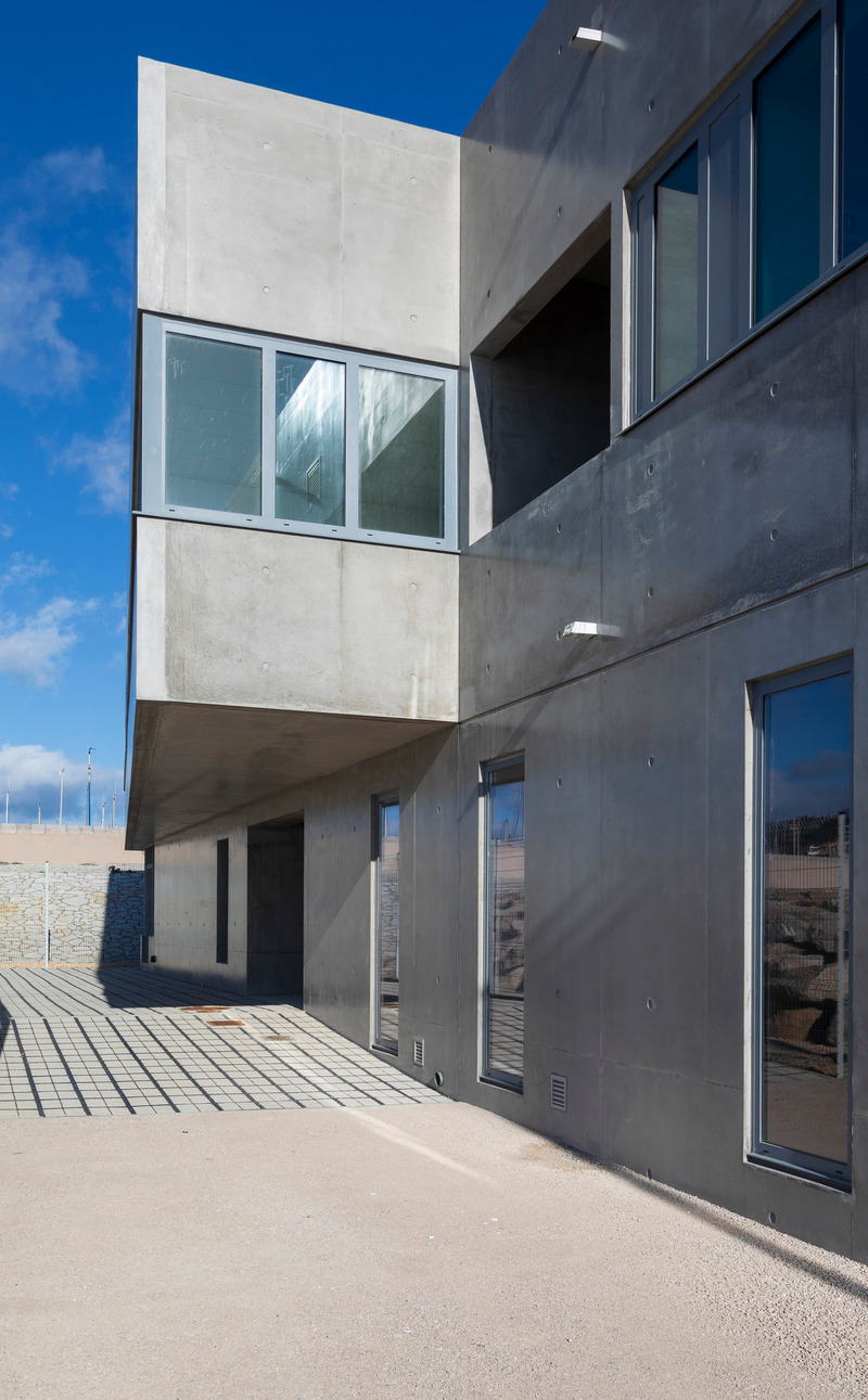 Dossier de presse | 921-14 - Communiqué de presse | Pôle nautique de Sète - NBJ Architectes - Architecture institutionnelle - Crédit photo : Jean-Luc Girod