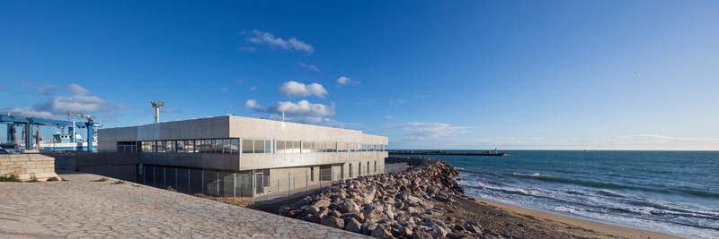 Dossier de presse | 921-14 - Communiqué de presse | Pôle nautique de Sète - NBJ Architectes - Architecture institutionnelle - Crédit photo : Jean-Luc Girod