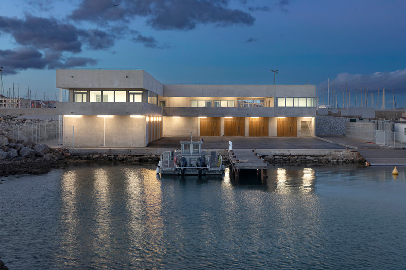 Dossier de presse | 921-14 - Communiqué de presse | Pôle nautique de Sète - NBJ Architectes - Architecture institutionnelle - Crédit photo : Jean-Luc Girod