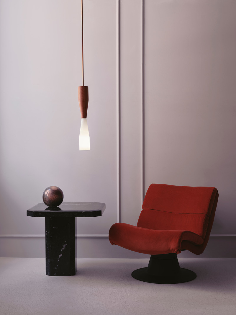 Press kit | 1665-05 - Press release | Etcetera Lighting Series Makes US Debut at ICFF - Lightmaker Studio - Lighting Design - Etcetera Natural Pendant - Photo credit: Lisa Petrole