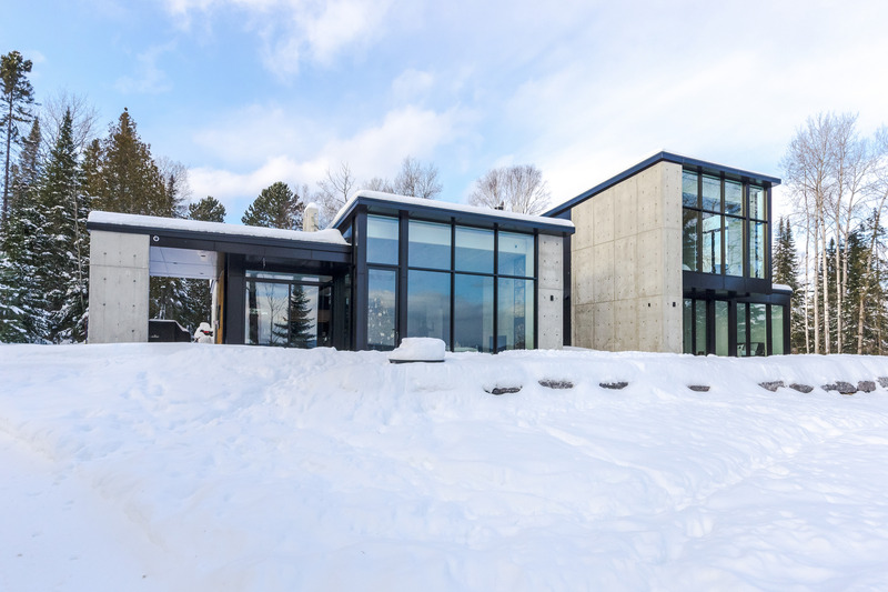 Press kit | 1776-09 - Press release | Lac Taureau Residence - Fabelta, fenestration systems - Residential Architecture - Photo credit: Claude Badet