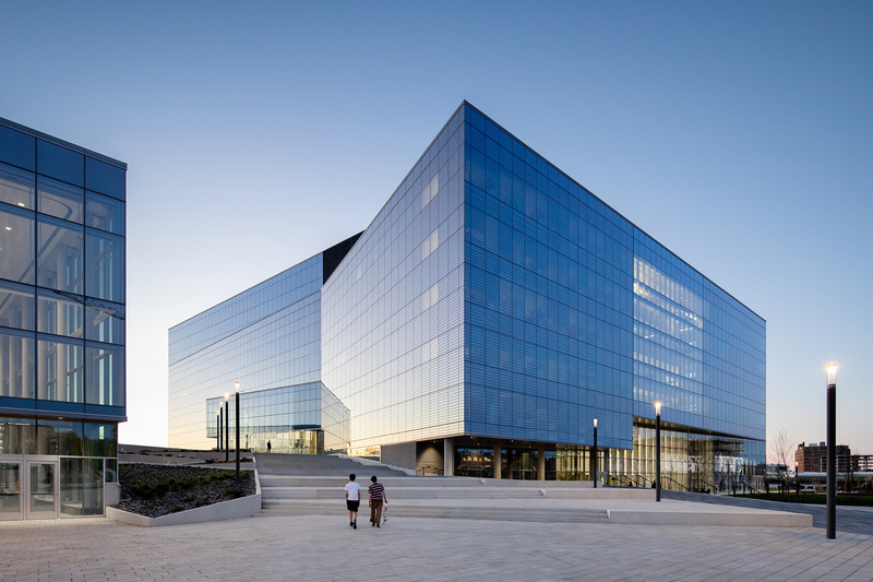 Press kit | 774-17 - Press release | 2023 Prix d’excellence en architecture: Winners unveiled - Ordre des architectes du Québec - Institutional Architecture - <p class="">Conception : Menkès Shooner Dagenais LeTourneux | Lemay | NFOE Architectes </p><p class="">Client : Université de Montréal</p><p class="">Emplacement : Outremont, Montréal</p> - Photo credit: <p class="">Stéphane Brügger</p>