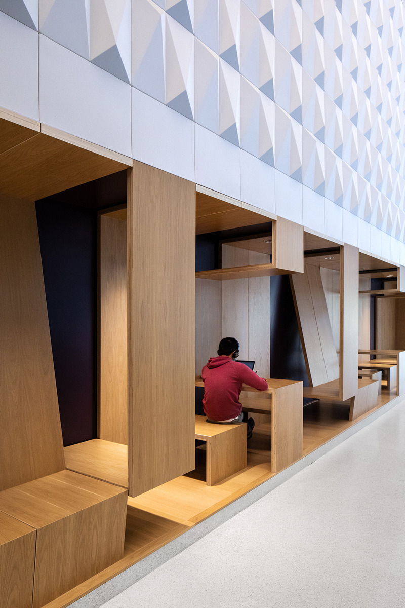 Press kit | 774-17 - Press release | 2023 Prix d’excellence en architecture: Winners unveiled - Ordre des architectes du Québec - Institutional Architecture - <p class="">Conception : Menkès Shooner Dagenais LeTourneux | Lemay | NFOE Architectes</p><p class="">Client : Université de Montréal</p><p class="">Emplacement : Outremont, Montréal</p> - Photo credit: <p class="">Stéphane Brügger</p>