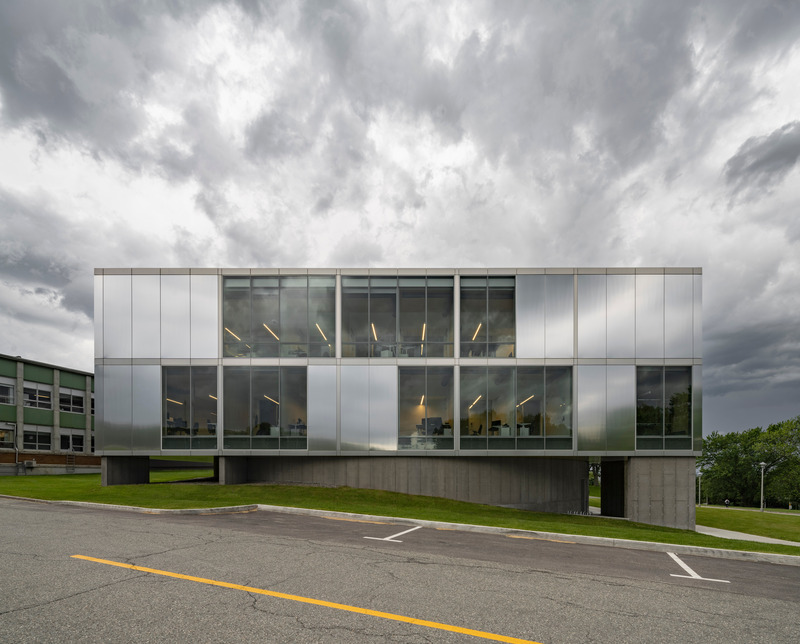 Press kit | 774-17 - Press release | 2023 Prix d’excellence en architecture: Winners unveiled - Ordre des architectes du Québec - Institutional Architecture - <p class="">INSTITUT QUANTIQUE</p><p class=""> </p><p class="">Conception : Saucier + Perrotte architectes</p><p class="">Client : Université de Sherbrooke</p>Emplacement : Sherbrooke, Estrie - Photo credit: Olivier Blouin