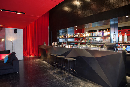Dossier de presse | 679-06 - Communiqué de presse | Commerce Design Brussels Awards winners 2013 - Commerce Design Brussels - Concours - SMETS PREMIUM STORE&nbsp;- Chaussée de Louvain 650, B1030<br>by Zoom Architecture (Florent Cenni et EstelleBenatar)<br>