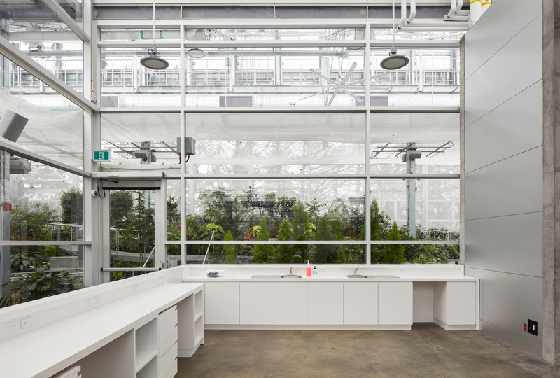 Dossier de presse | 2275-03 - Communiqué de presse | Jodoin Lamarre Pratte architectes : 65 années d’architecture pour la collectivité - Jodoin Lamarre Pratte architectes - Architecture institutionnelle -  Atelier créatif avec vue sur la grande serre immersive (Grand vivarium), Métamorphose de l’Insectarium de Montréal — Kuehn Malvezzi + Pelletier De Fontenay + Jodoin Lamarre Pratte architectes en consortium <br>  - Crédit photo :  James Brittain<br> 