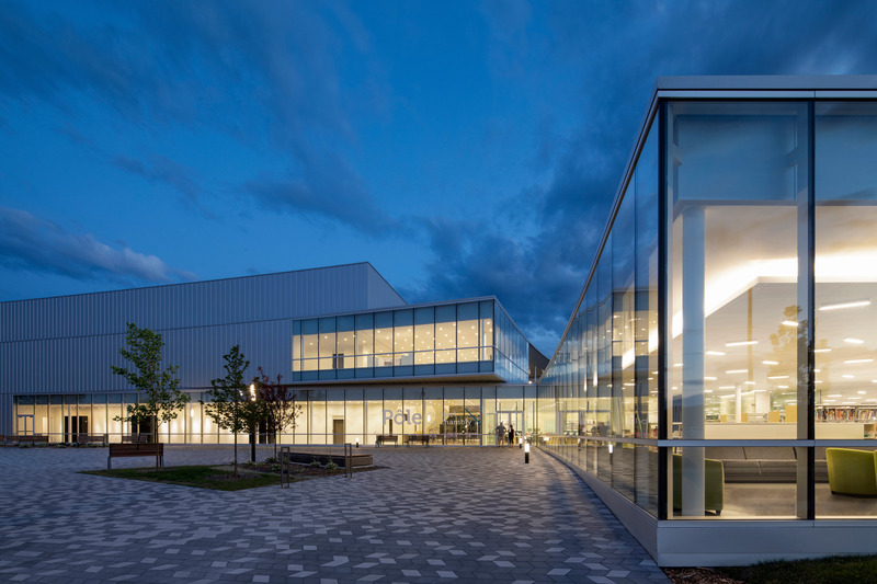Dossier de presse | 2275-03 - Communiqué de presse | Jodoin Lamarre Pratte architectes : 65 années d’architecture pour la collectivité - Jodoin Lamarre Pratte architectes - Architecture institutionnelle -  Pôle culturel de Chambly — Atelier TAG et Jodoin Lamarre Pratte architectes en consortium <br>  - Crédit photo :  Adrien Williams<br> 