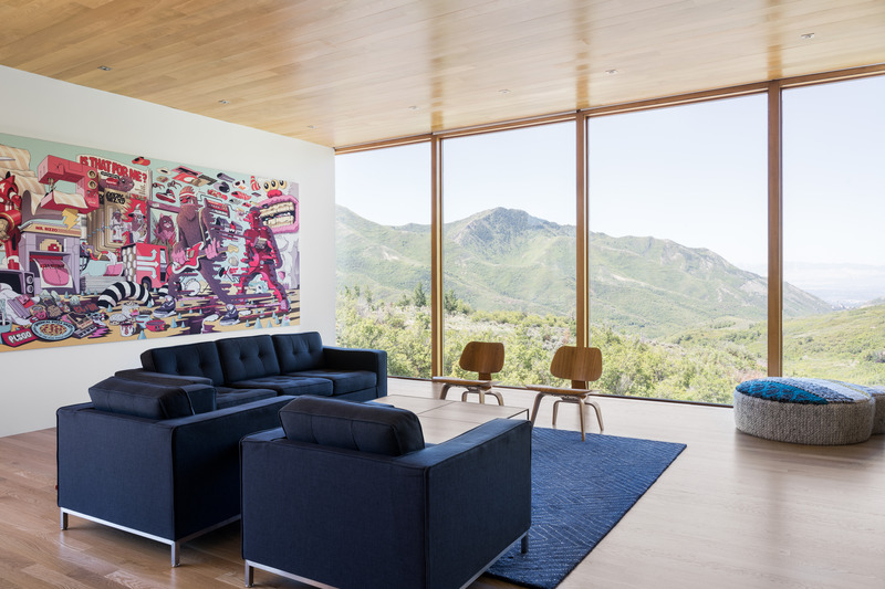Press kit | 2757-36 - Press release | Sparano + Mooney Architecture's Wabi-Sabi Residence Draws Upon Japanese Aesthetic Culture - Sparano + Mooney Architecture - Residential Architecture -  Alternative views of the canyon become evident from every angle within the room.  - Photo credit:  Lucy Call 