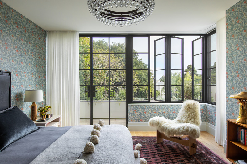Press kit | 2757-35 - Press release | Medium Plenty Gives a Sprawling Update to a Once Modest 1920s Spanish Revival Home - Medium Plenty - Residential Interior Design - The primary bedroom offers a beautiful balance between the architectural details of the steel casement doors and the interiors. - Photo credit: Laure Joliet Photography