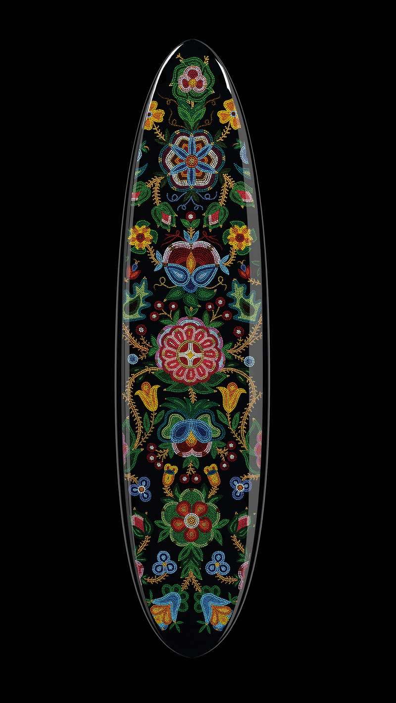 Dossier de presse | 3319-05 - Communiqué de presse | The New Wave of Art - Beau Lake - Art - Surfboard Feature: Christi Belcourt "The Celebration" - Crédit photo : <p>Beau Lake</p>