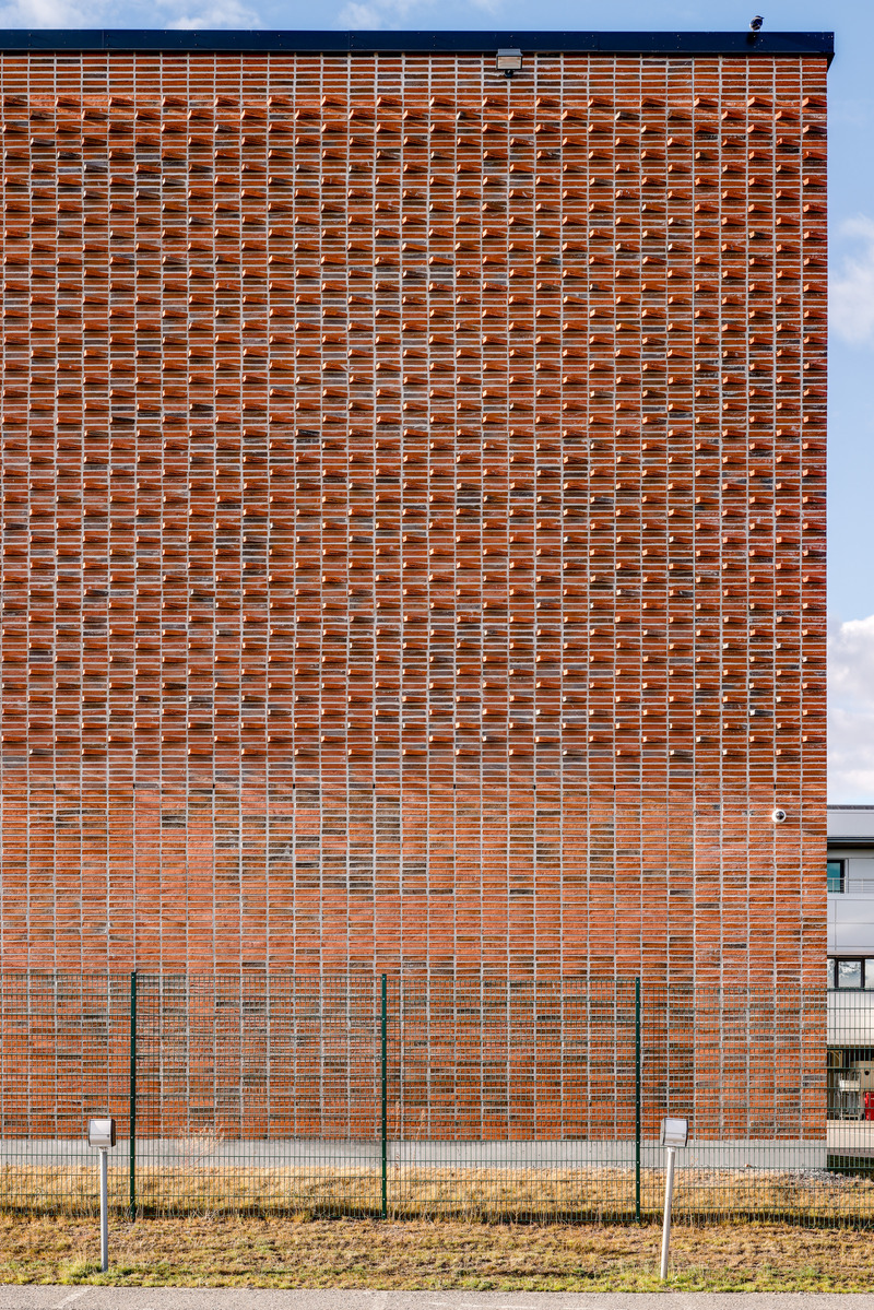 Dossier de presse | 5706-01 - Communiqué de presse | Vuosaari Heat Pump Building - Virkkunen & Co Architects Ltd - Architecture industrielle - Crédit photo : Tuomas Kivinen