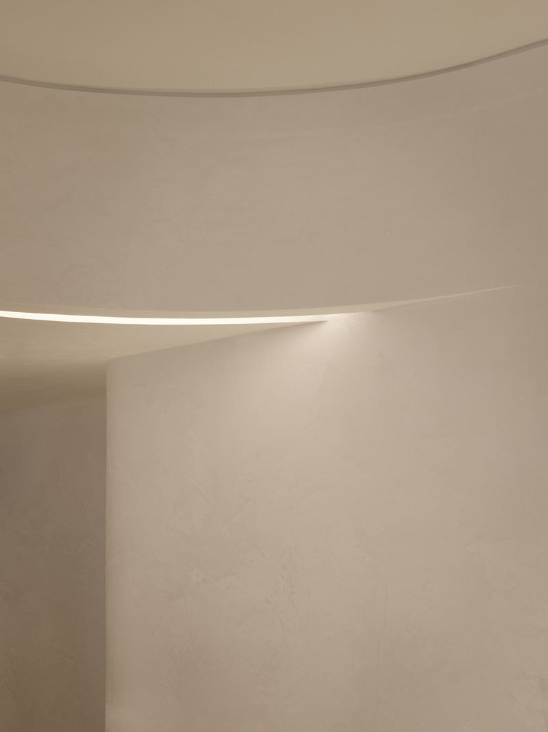Press kit | 1303-18 - Press release | East Meets West at Montreal’s Transformed Vogue Hotel - Sid Lee Architecture - Commercial Interior Design - Detail, lobby - Photo credit: Alex Lesage