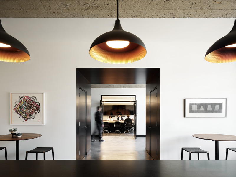 Dossier de presse | 2757-34 - Communiqué de presse | WDA Positions its Practice for the Future - William Duff Architects (WDA) - Architecture commerciale - <p class="">1275 Folsom: Formerly a manufacturing facility, the new WDA office is now a 7,200-square foot architecture workshop with an open floor plan, including areas for gathering, working and meeting, wellness and break rooms and a rear deck which connects with the outdoors.</p> - Crédit photo : Matthew Millman
