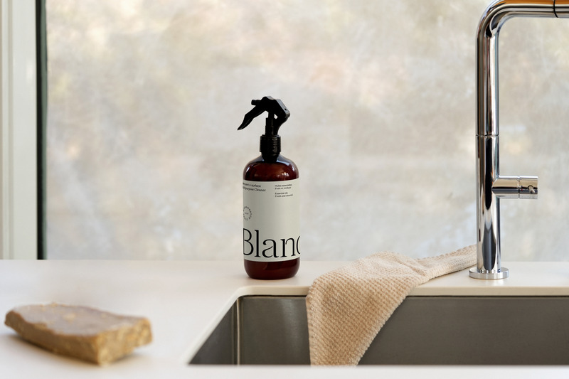 Press kit | 3564-01 - Press release | Blanche, Signed Paule Bourbonnais - Blanche Boutique - Product - Lifestyle Multipurpose - Photo credit: Olivier Hétu, reference design