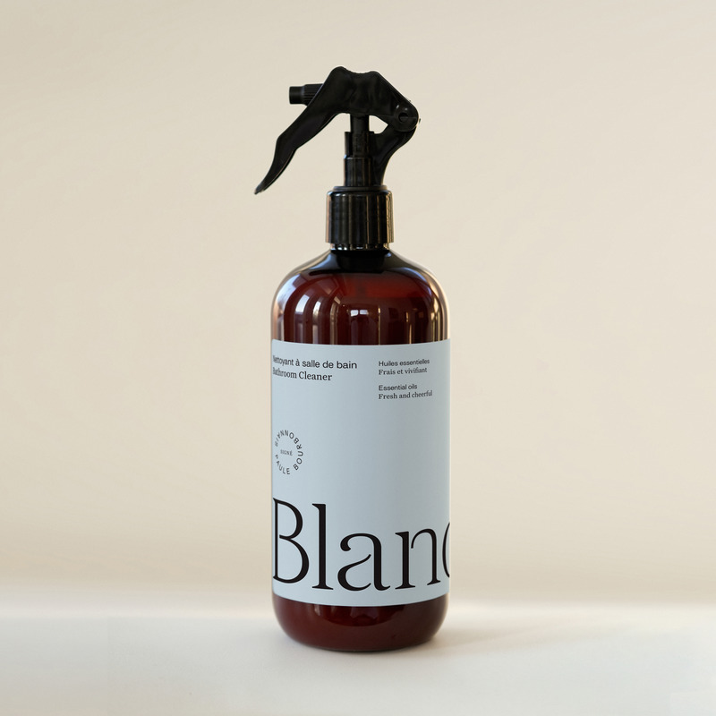 Press kit | 3564-01 - Press release | Blanche, Signed Paule Bourbonnais - Blanche Boutique - Product - Bathroom Cleaner - Photo credit: Olivier Hétu, reference design