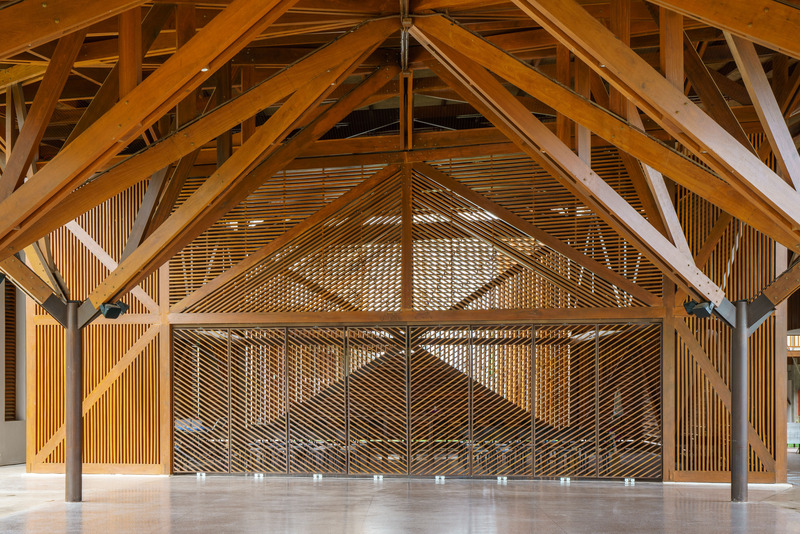 Dossier de presse | 6966-01 - Communiqué de presse | A Convent Between Spirituality and Social Engagment - Mixtura - Architecture institutionnelle - Che entrance of the church seen from the churchyard - Crédit photo : Cesare Querci
