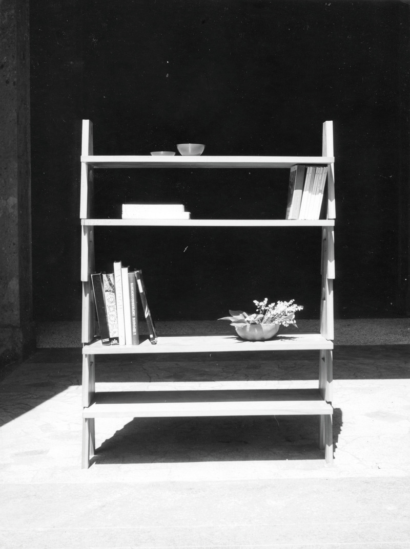Dossier de presse | 4232-22 - Communiqué de presse | Nouvelles rééditions pour la collection Mangiarotti avec la célèbre série Cavalletto conçue par Angelo Mangiarotti et Bruno Morassutti - Agapecasa - Produit -  Cavalletto - images d'archives  - Crédit photo :  Fondazione Angelo Mangiarotti 