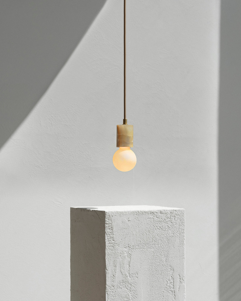 Press kit | 1942-01 - Press release | Luminaire Authentik Unveils its New ONYX Collection in Natural Stone - Luminaire Authentik - Lighting Design -  NOS ONYX LA00 - Photo credit:  Luminaire Authentik 
