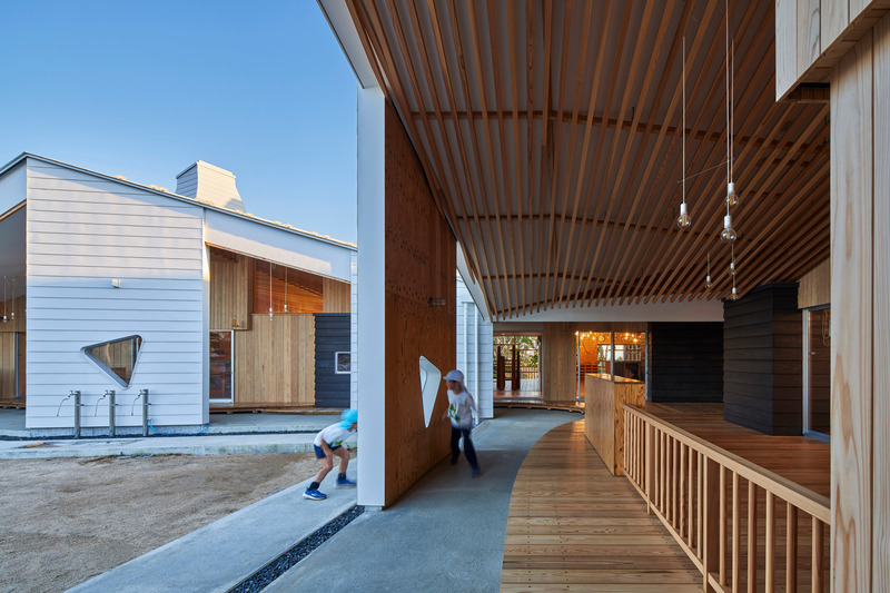 Dossier de presse | 5692-02 - Communiqué de presse | YNS / Yamaikarashi Nursery School - Takeru Shoji Architects Co.,Ltd - Architecture institutionnelle - Crédit photo : ©Koji Fujii（toreal）