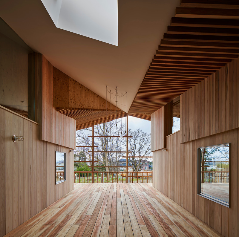 Dossier de presse | 5692-02 - Communiqué de presse | YNS / Yamaikarashi Nursery School - Takeru Shoji Architects Co.,Ltd - Architecture institutionnelle - Crédit photo : ©Koji Fujii（toreal）