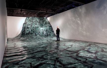 Press kit | 985-03 - Press release | FLOW - Baptiste Debombourg - Art - "Flow", contextual glass installation made from car windscreens, 4.3x16x8m, 2013 - Photo credit: l'Œil de Poisson - Québec 2013