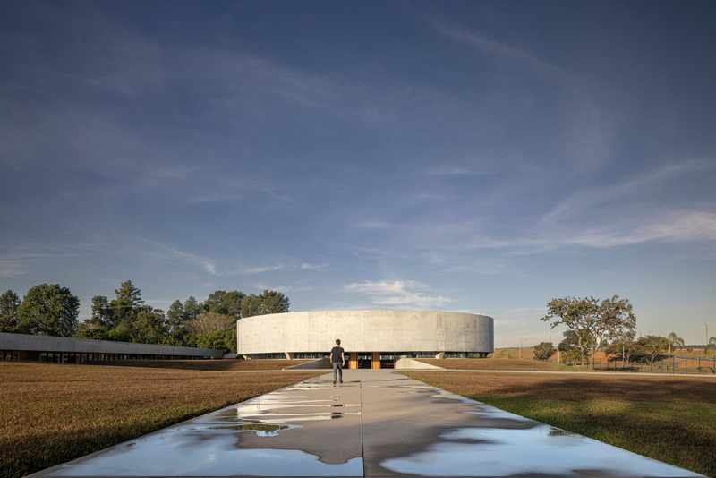 Dossier de presse | 7006-01 - Communiqué de presse | Church of the Holy Family - ARQBR Arquitetura e Urbanismo - Architecture institutionnelle - Crédit photo : Joana França
