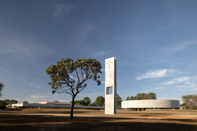 Dossier de presse | 7006-01 - Communiqué de presse | Church of the Holy Family - ARQBR Arquitetura e Urbanismo - Architecture institutionnelle - Crédit photo : Joana França